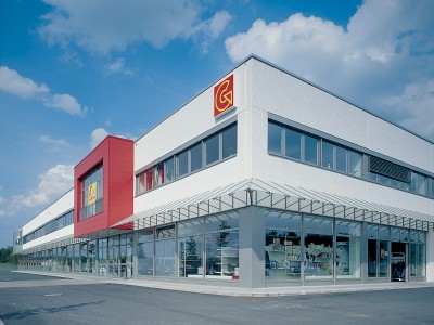 Bild Lagerhalle mit Büro und Ausstellung der Firma Gienger und Funk, Referenz Projekt für Kurt Holley, Dipl. Ing. Architekt, Landschaftsarchitekt und Stadtplaner, BA