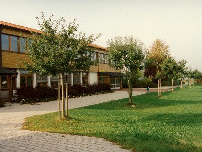 Bild Grundschule in Pliening, Referenz Projekt für Kurt Holley, Dipl. Ing. Architekt, Landschaftsarchitekt und Stadtplaner, BA