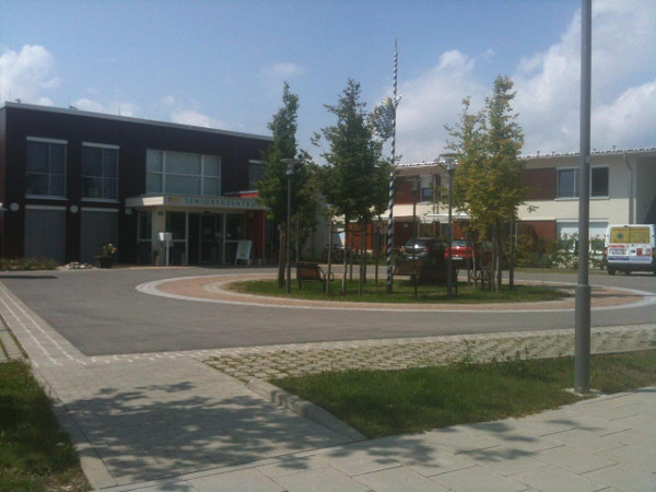 Bild Seniorenzentrum Grasbrunn am Harthauser Weg, Referenz Projekt für Kurt Holley, Dipl. Ing. Architekt, Landschaftsarchitekt und Stadtplaner, BA